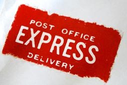 Na pošti (Na poštnem uradu)