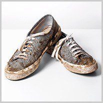 мръсен | мръсните спортни обувки